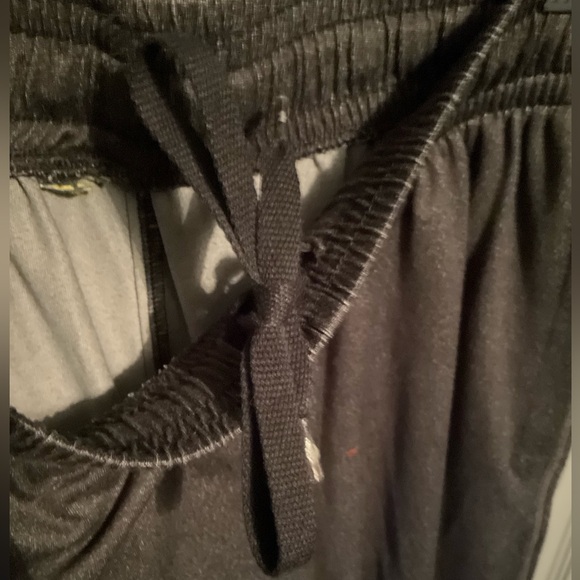 👛 Under Armour small zippered cuffs with drawstring waist - Picture 6 of 6